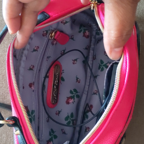Gently used pink Betsey Johnson Radio Here Comes Treble Crossbody Purse - Picture 5 of 5
